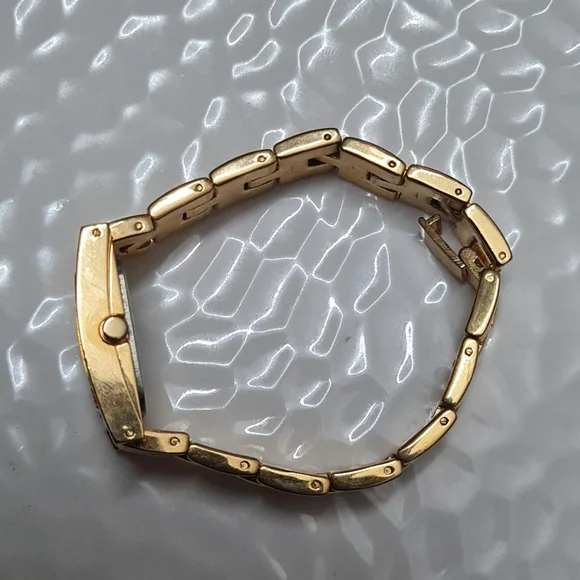 Titan watch. - Picture 4 of 9